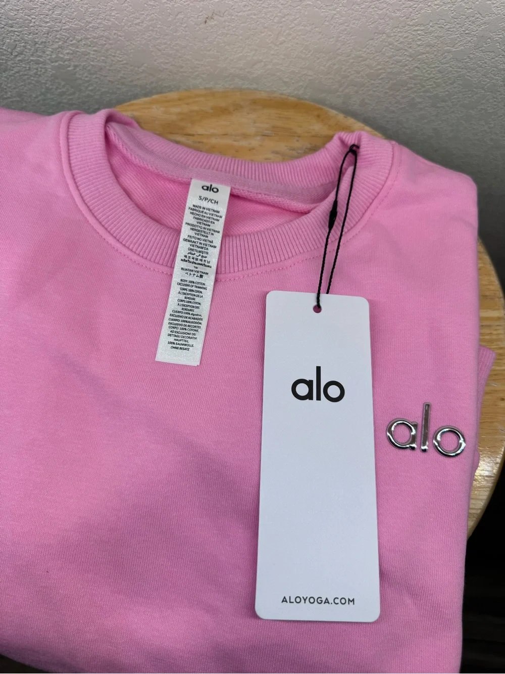 Alo Pink Cropped Crewneck Sweatshirt 🎀